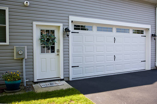 24/7 Emergency Garage Door Panel Replacement experts in Redwood Valley, CA